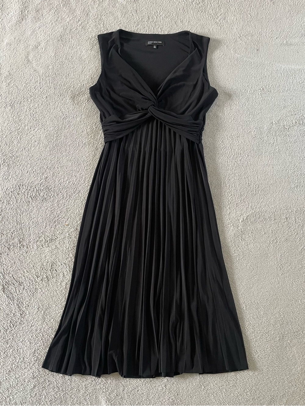 Jones New York Sleeveless Twist Front Pleated Midi Dress Size 10 LBD Cocktail